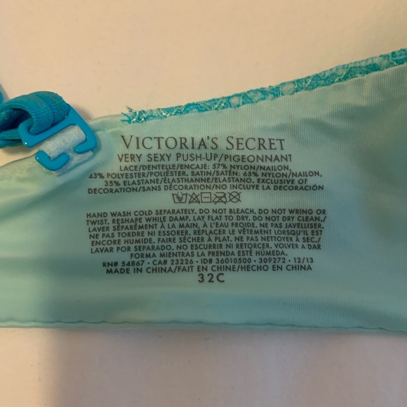 Victoria Secret Very Sexy Push Up Bra - Picture 5 of 7